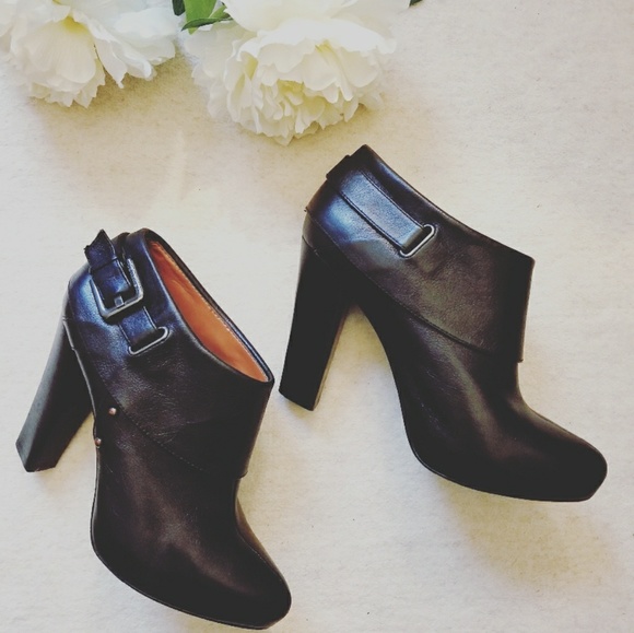 Calvin Klein Shoes - Calvin Klein • Stunning Black Leather Booties